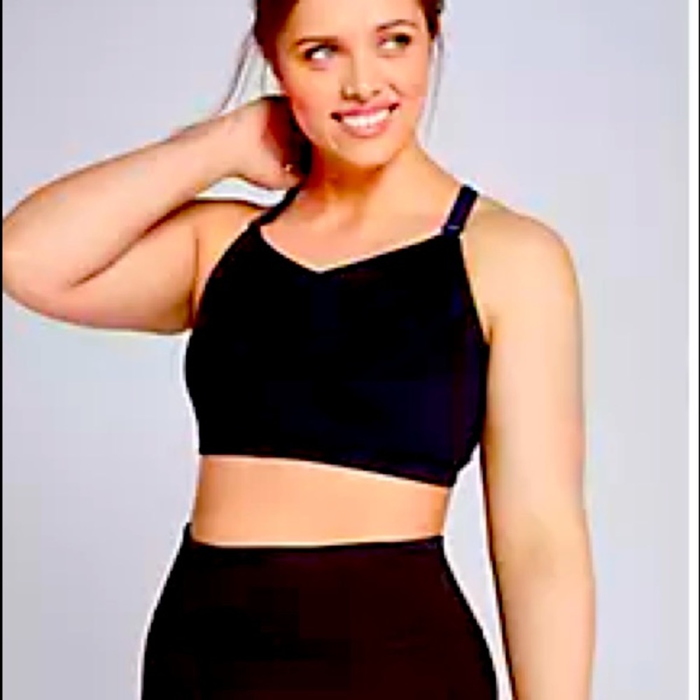 NWT Livi Low Impact Sports Bra Racer Back Hook Closure 14/16